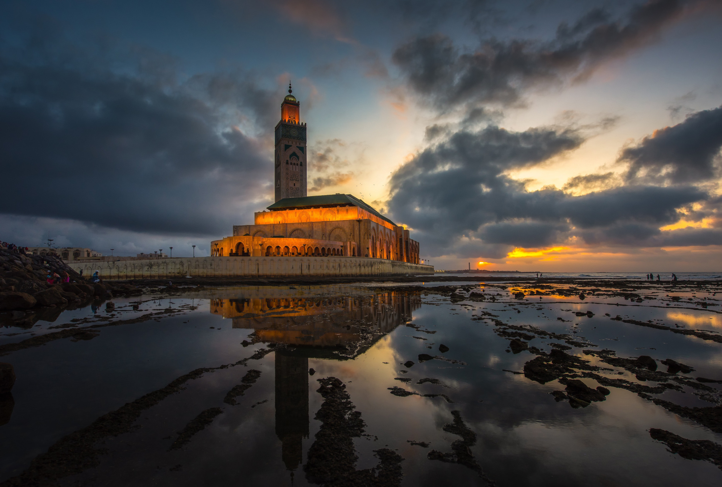 Hassan-II-Moschee in Casablanca, Marokko, bei Ebbe, Sonnenuntergang; Detektei Marokko, Detektiv Marokko, Privatdetektiv Marokko, Privatdetektei Marokko