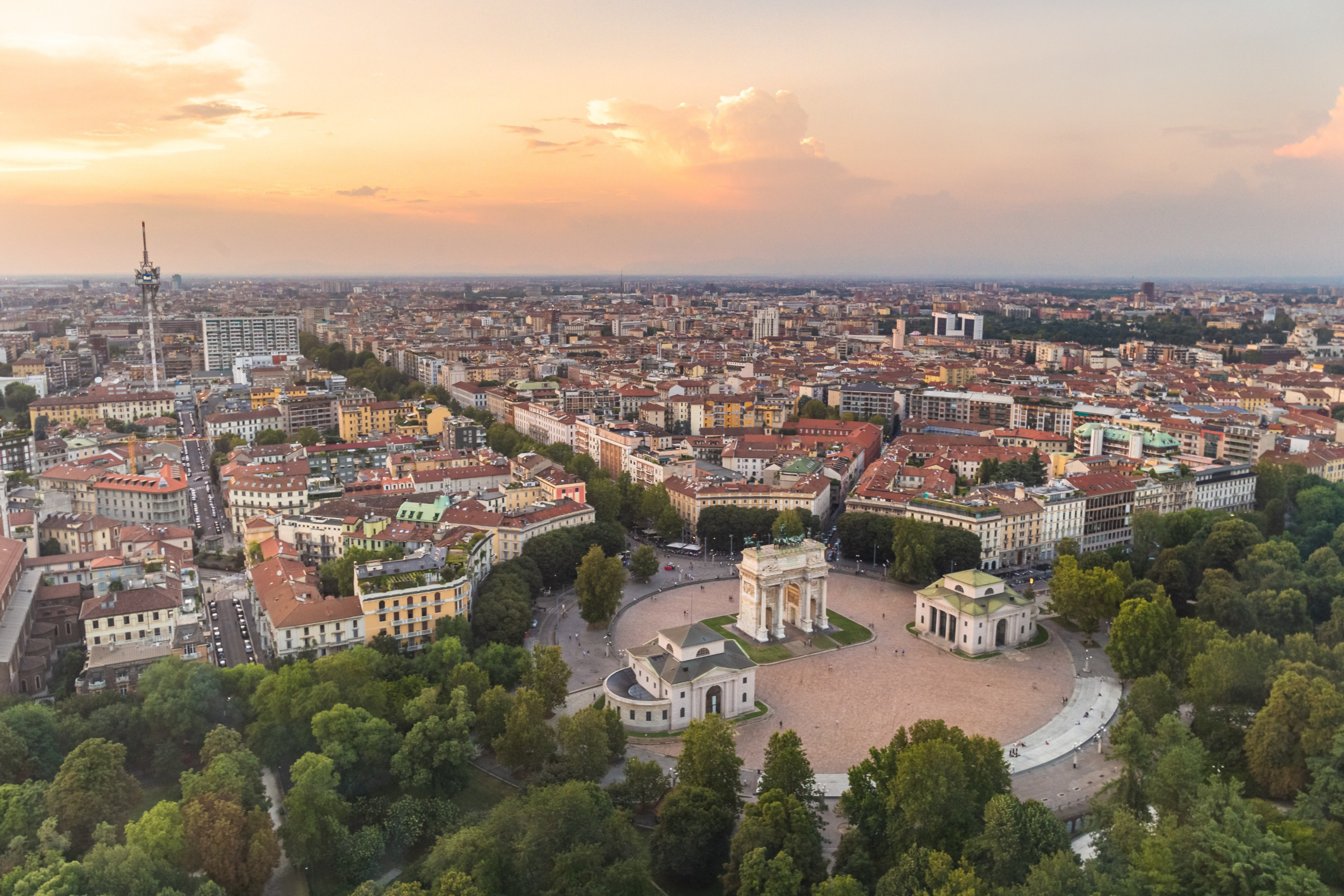 Mailand (Italien) mit Arco della Pace; Wirtschaftsdetektei Mailand (Italien), Privatermittler Mailand (Italien), Detektivagentur Mailand (Italien), Detektivbüro Mailand (Italien)